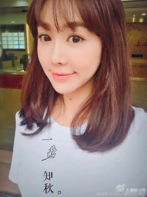 宋丹丹干女儿姜妍被曝整容原来的头型好奇怪啊