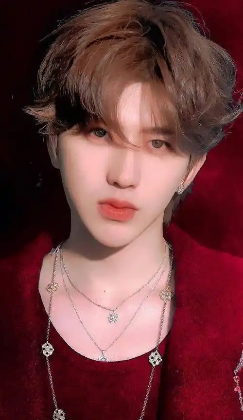 原创蔡徐坤古装造型曝光一袭白衣太惊艳生图下颜值堪称天花板