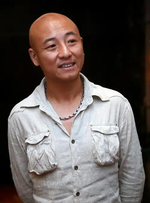 周晓鸥歌手个人资料 黑豹乐队主唱周晓鸥