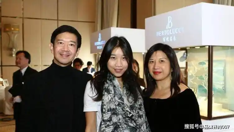 28年豪赌,女富豪应战美国中产品牌,是李嘉诚也得不到的"儿媳"