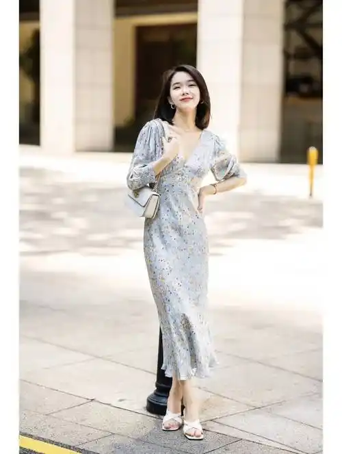 长款碎花连衣裙配什么鞋子好看_look_裙子_夏天