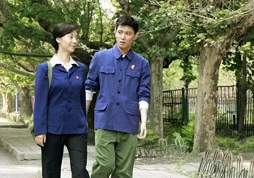 由汪涛执导,沈傲君,许亚军,侯勇等主演的电视剧《温暖的日子》正在