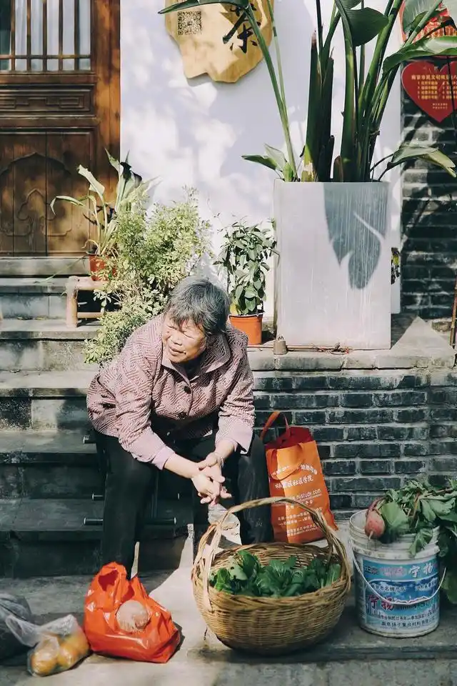 平凡的世界,平凡的生活,平凡的我们.图片来自微博博主:羽里来