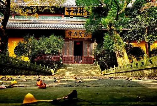 杭州灵隐寺美丽秋色