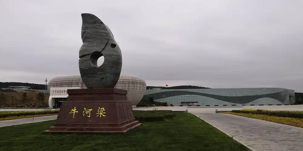 世界文化遗产,牛河梁红山文化遗址.距今5至8千年.