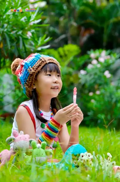 看看我们5岁的姚虹羽宝宝的可爱照哦
