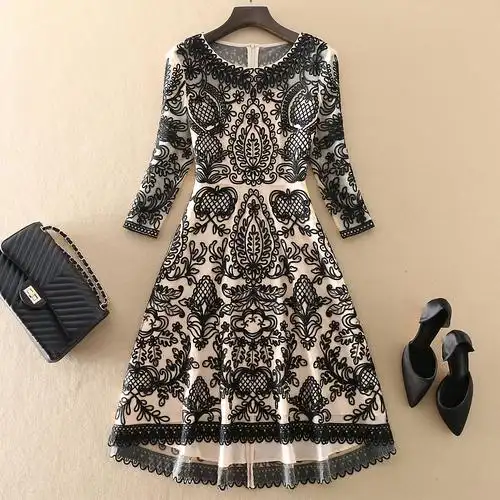 奢华大牌高端女装大码裙子秋装欧美剌绣收腰显瘦大摆礼服女连衣裙