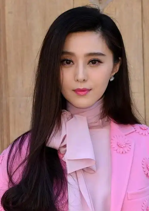 喜欢的关注收藏,今天为大家分享我6年的收藏,4个小的整理,最美女明星