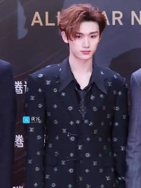 【戏客现场】#腾讯视频星光大赏#丁程鑫红毯高清fo来啦🦊是在红毯