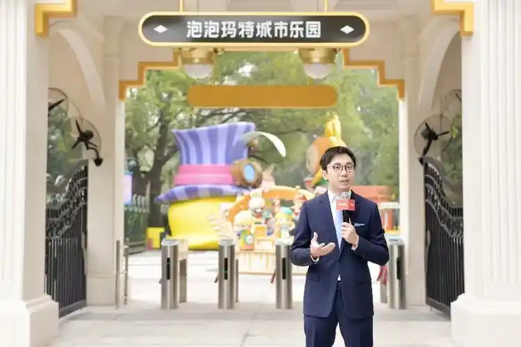 对于布局海外市场,泡泡玛特董事长兼ceo王宁的野心并不小.