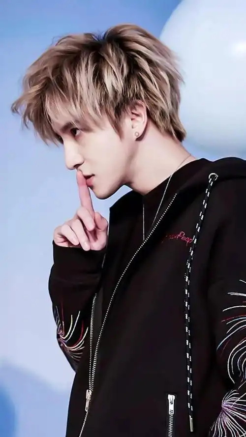 薛之谦图片高清壁纸(薛之谦图片高清壁纸最新)-天晟网