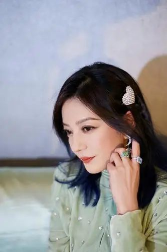 yes娱乐 分享到 2 跟贴 yes娱乐9月4日讯 9月4日,赵薇最新写真大片