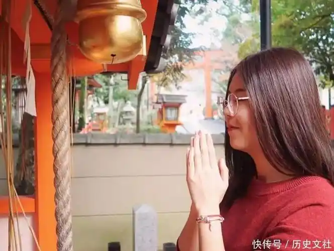 被马云砸中的锦鲤女孩支付宝中奖1个亿挥霍1年后如今怎样了