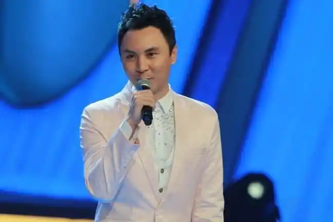 主持人朱桢图片