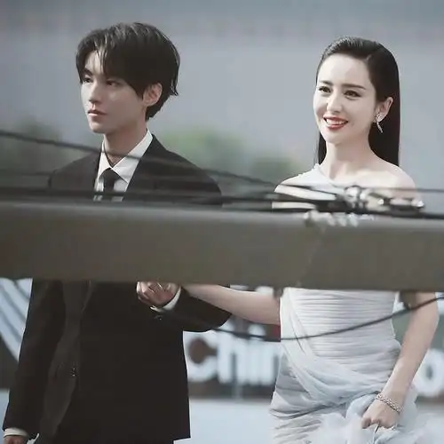 王俊凯和佟丽娅