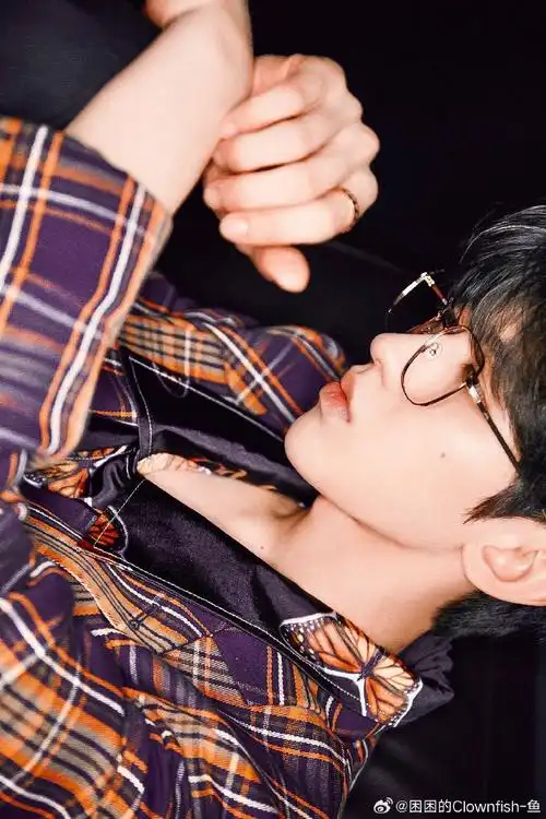 锁骨 完美下颚线 建模脸=蔡徐坤  #蔡徐坤