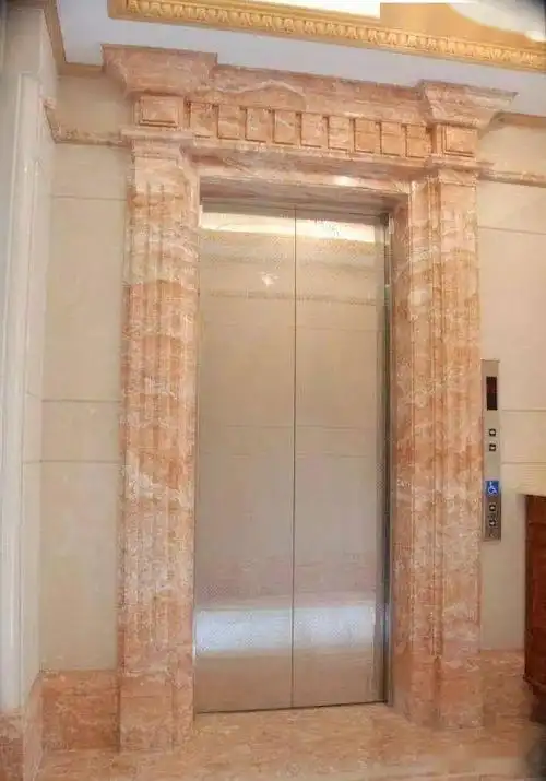 大理石门套的效果非常的高档大气,大理石和其他的产品相比光泽度非常