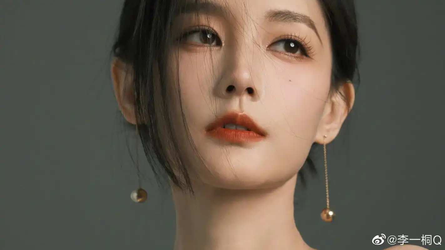 李一桐发布一组新照片 真的太美了