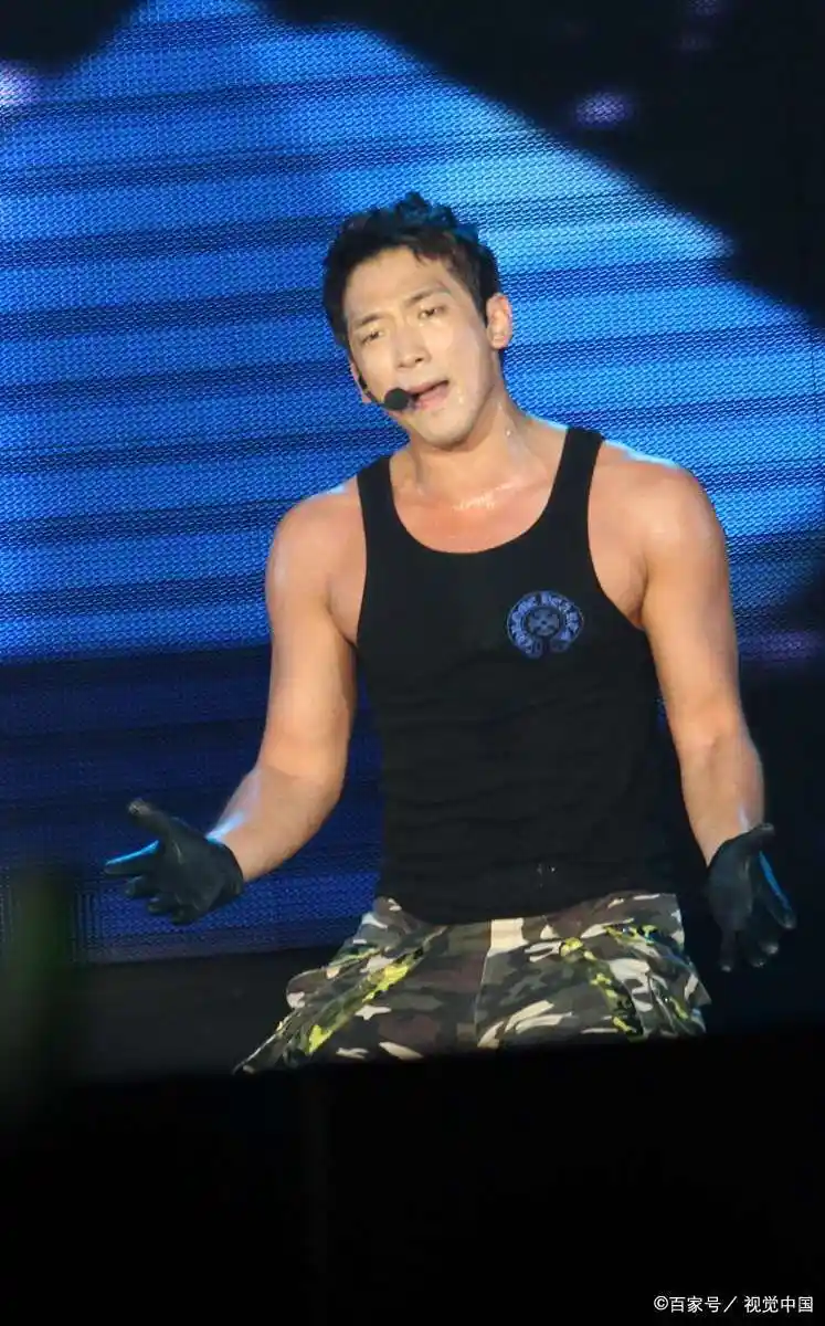 韩国明星rain肌肉照,完美身材让人羡慕不已