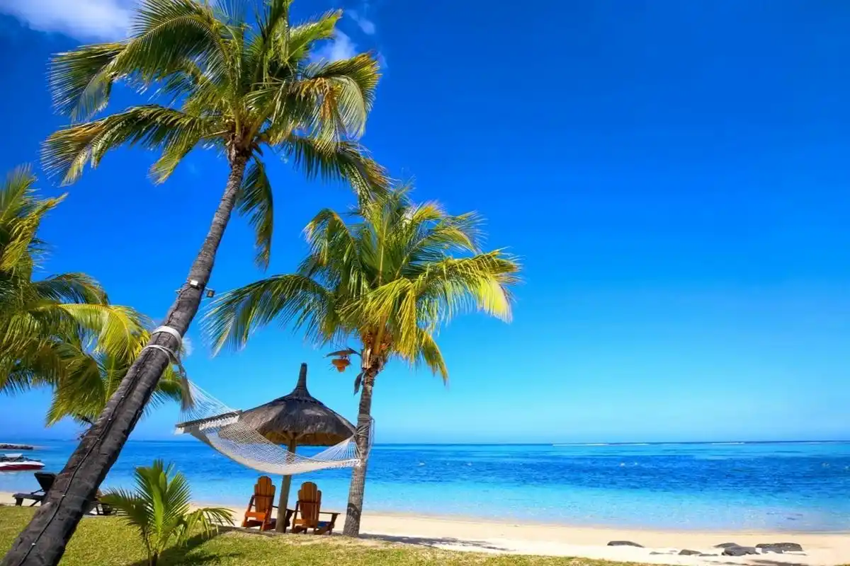 美景分享:海岛风光 炎炎夏日,何处觅清凉?去海边度假是个不错的选择.