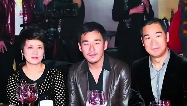 越低调,越出人意料,细看张国立与邓婕资产,才知什么是人生赢家