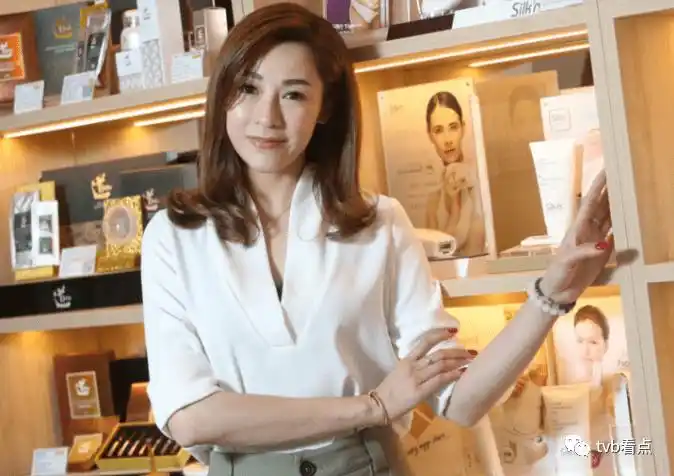 立志三年上市港姐陆诗韵转行经营美容网店投资百万装修工作室