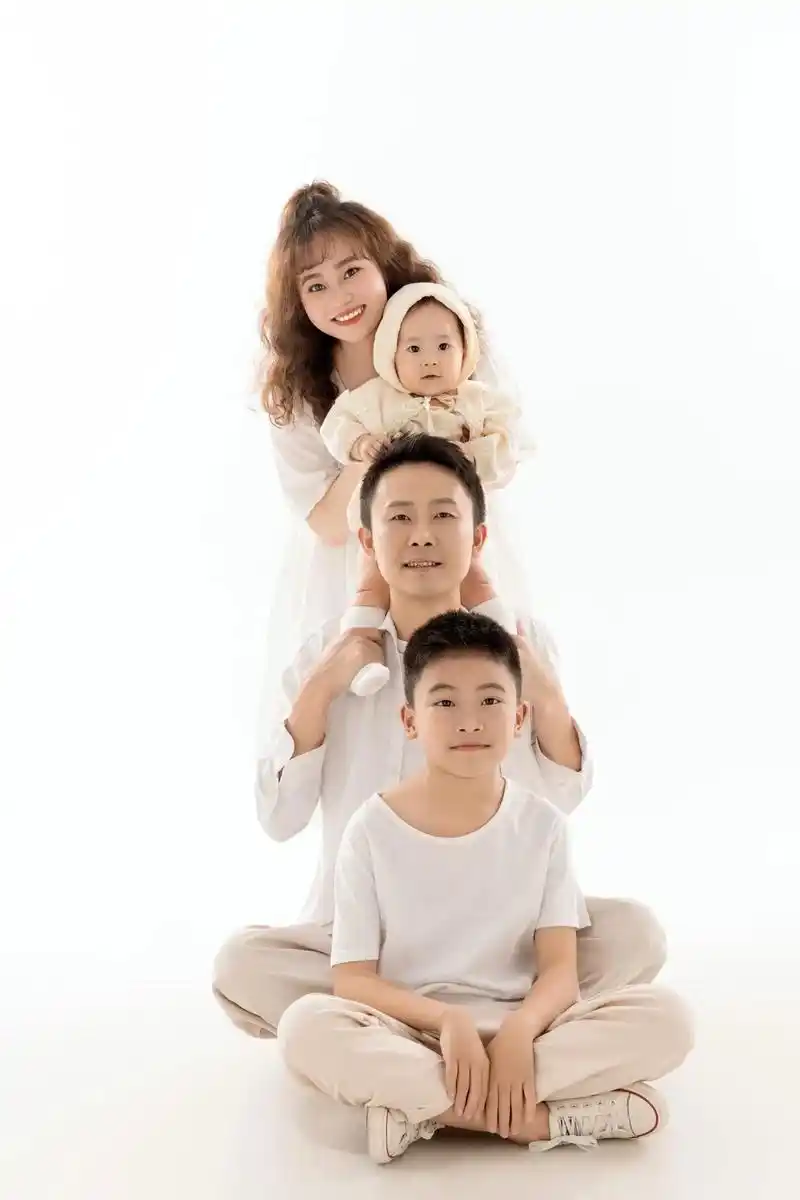 是照片,是我们,是归属,是幸福7815平凡的生活#亲子照 #一家 - 抖