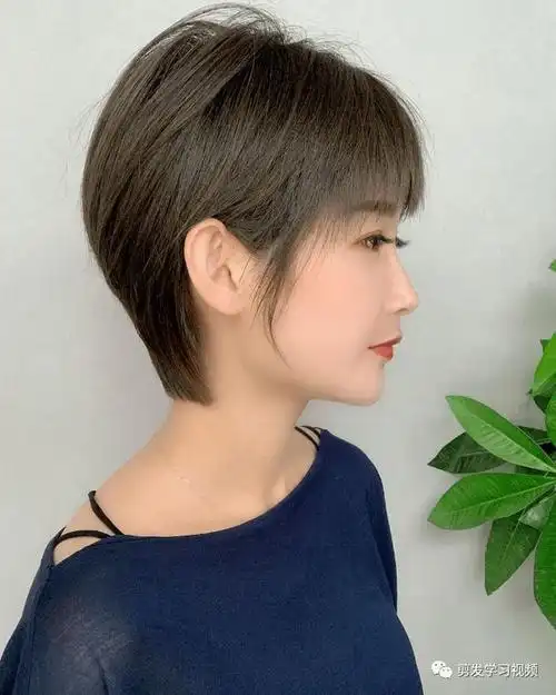 现在流行减龄短发50款