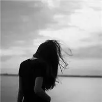 一个人孤独背影图片女生头像