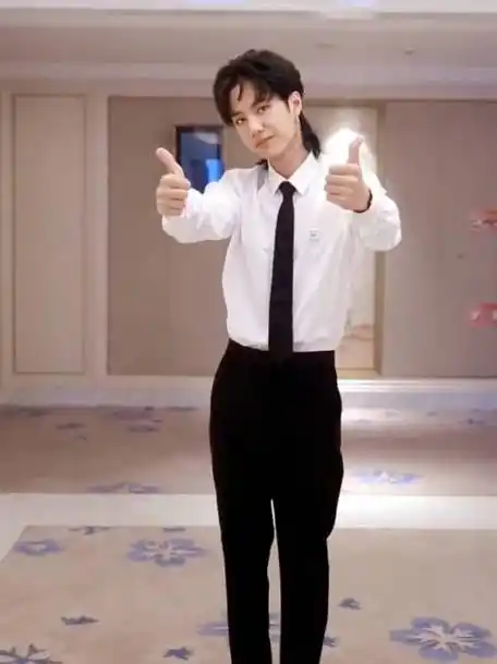 狼尾时期瘦成纸片人的freestyle ,考古王一博这件事真的会越考古越爱