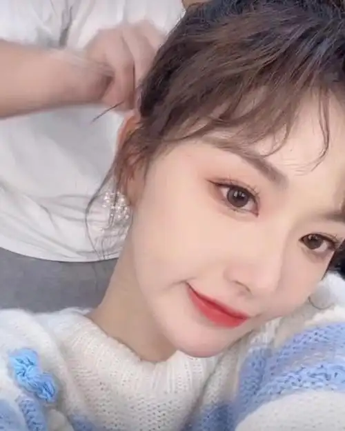 有没有人知道孔雪儿这个美瞳哇