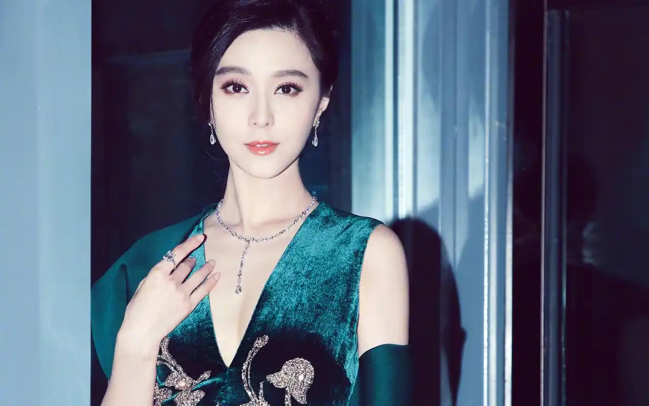 礼服长裙写真图片桌面壁纸高清大图预览1920x1200_大陆明星下载_美桌