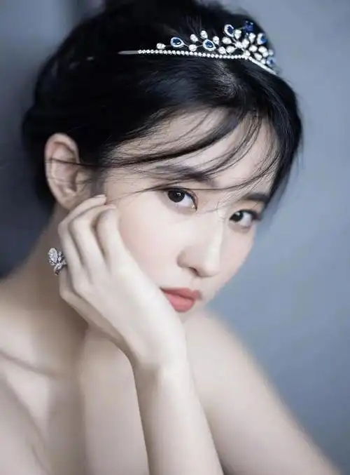 这死亡发型,也只有"高颅顶"的刘亦菲能hold住了吧