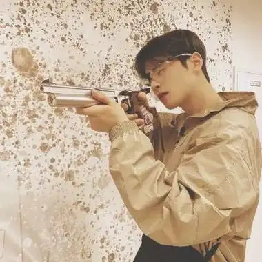 男生头像精选帅气高清图片超酷霸气男生真人头像大全