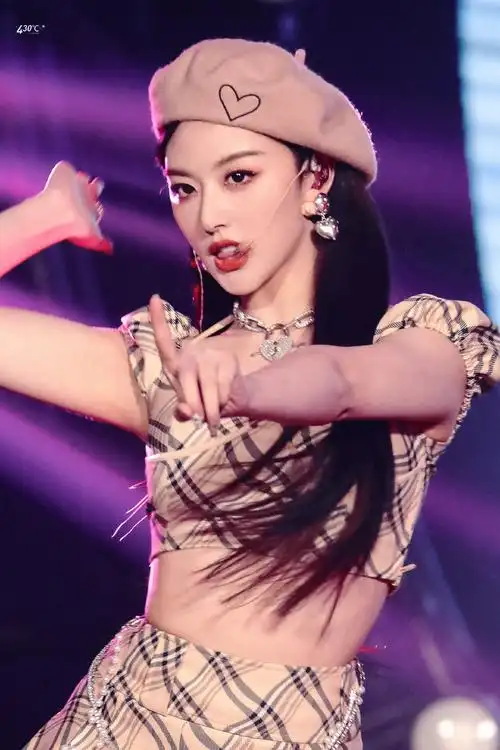 孔雪儿舞台美图