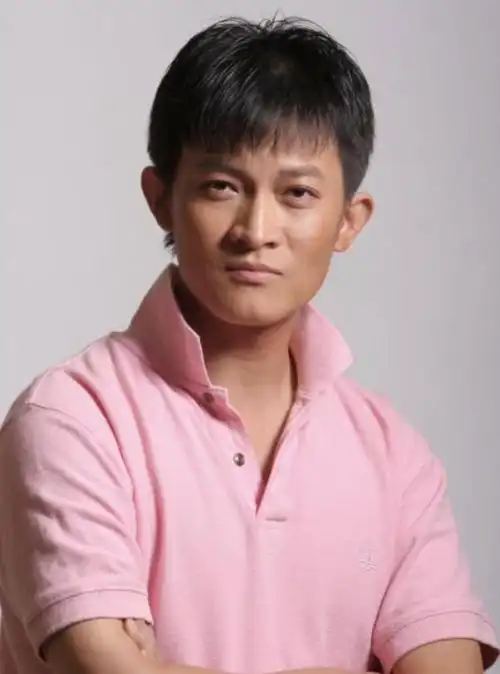 演员杨志刚:娶初恋张静,钱也归她管,成名后更爱她