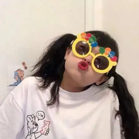 开心笑女生头像女生笑的样子是最美的