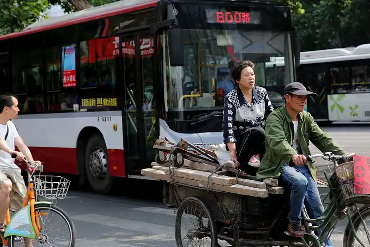 有些人注定是夫妻,而有些人注定了是路人_爱情_现实_世间