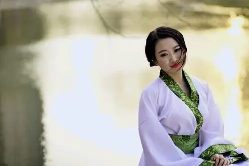 穿越到汉朝的女孩