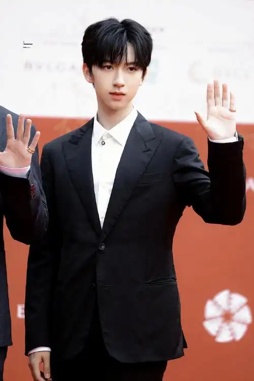 时代少年团-贺峻霖·#北京国际电影节#·#北京国际电影节开幕红毯