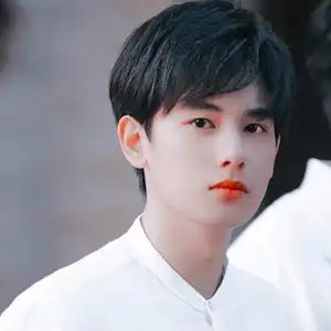 小胡深爱胡先煦头像