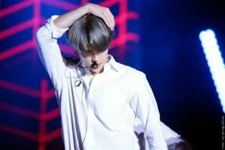 吴世勋银发白衬衫合集,小吴同学跳舞的时候太好看了