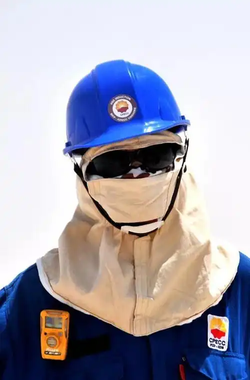 一带一路五周年汗洒阿联酋我们是巴布油田的蒙面侠