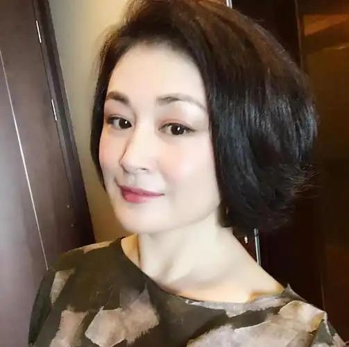 于月仙年轻时有多美?遇到赵本山后,她疯狂增重,还去乡村学种地