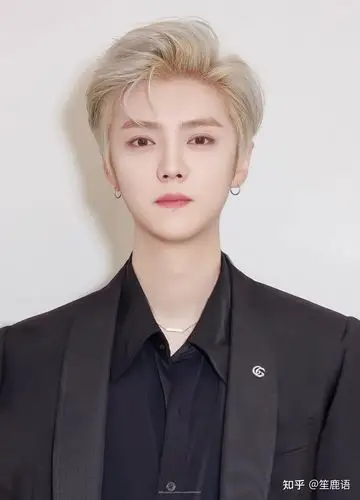 为什么会一直把鹿晗和张艺兴做比较