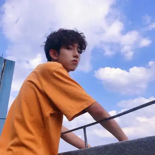 2020qq最流行帅气的男生头像