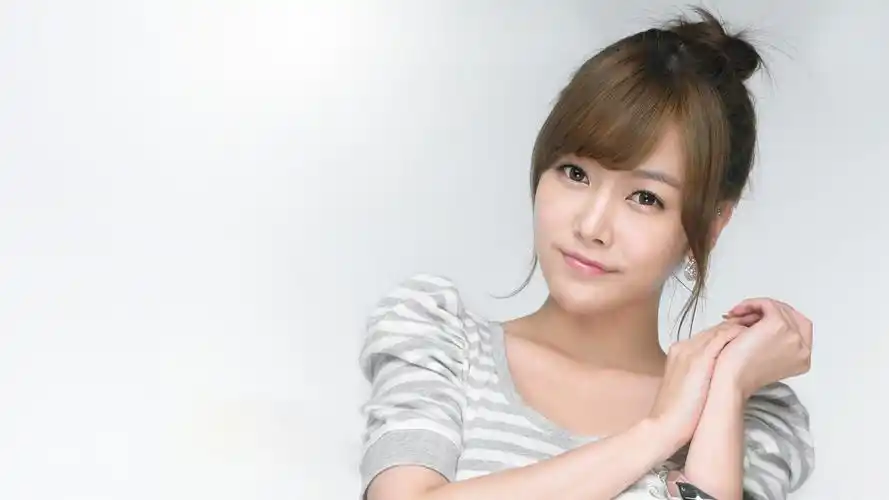 tara组合朴素妍壁纸