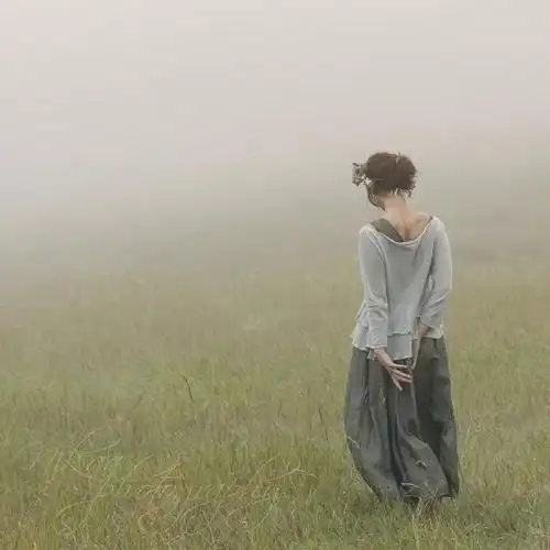 可以哭泣,可以难过 可是还是害怕一个人安静到能听到自己呼吸的感觉