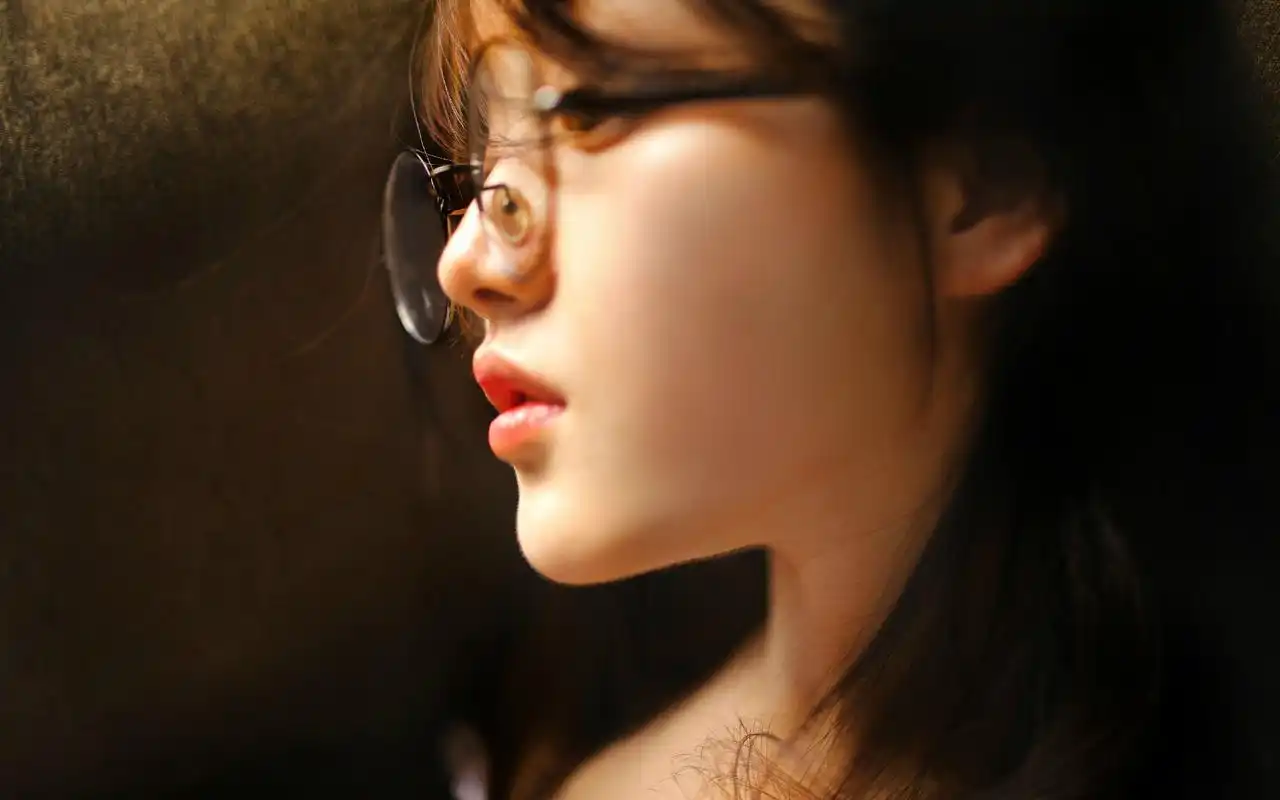 文艺美女治愈系唯美写真图片桌面壁纸