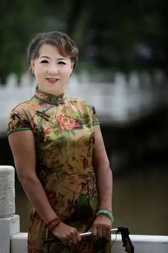 【一袭旗袍惹人醉】原创 - 美篇